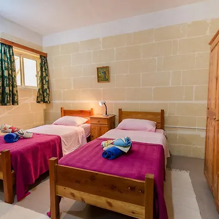 Kaccatur Flats דירה